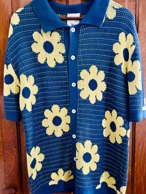 MASSIVE Luxury Men’s XL Blue Yellow Daisy Knit Polo Cardigan